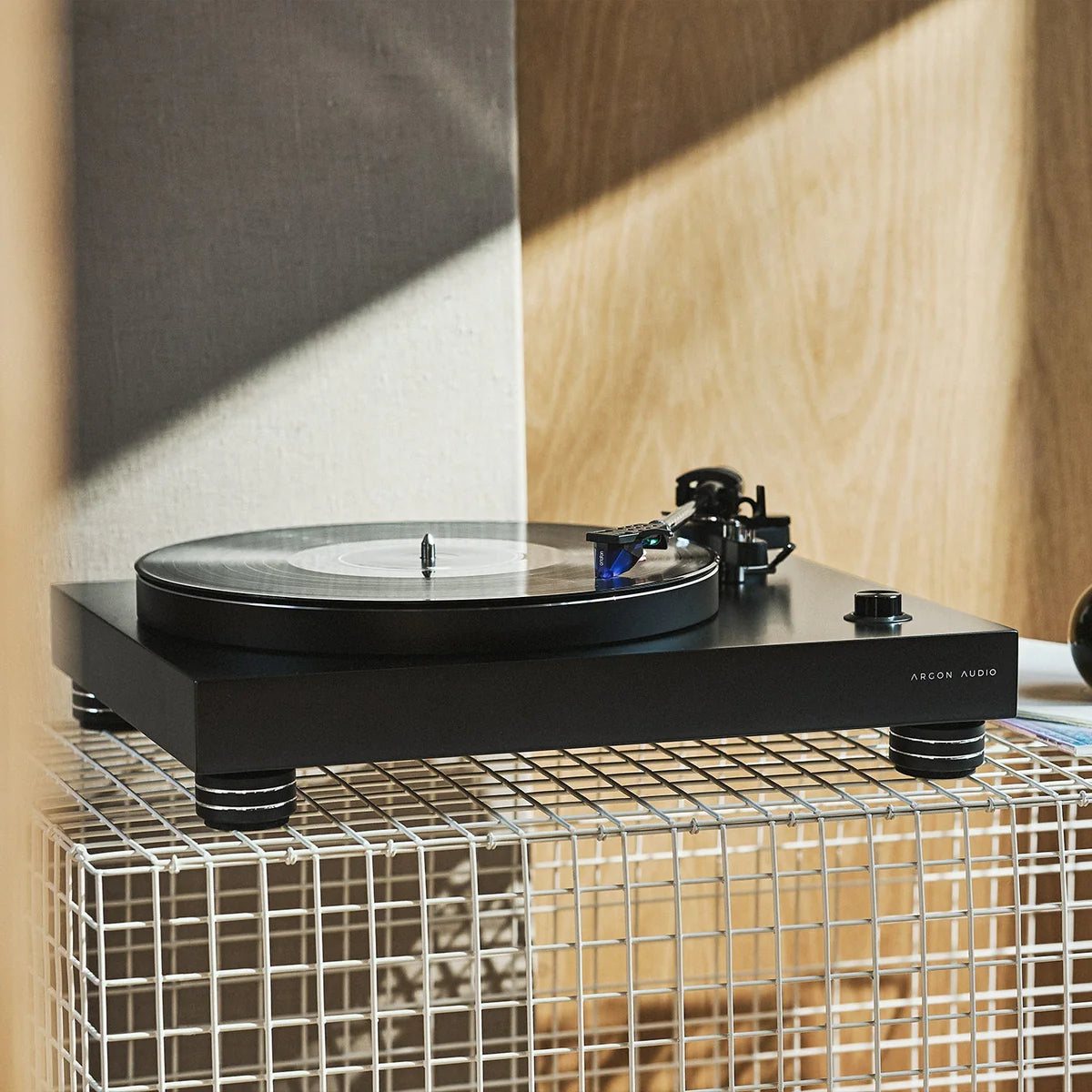 TT-4 MK2 — Turntable with Ortofon 2M Blue & Built-in Phono Stage