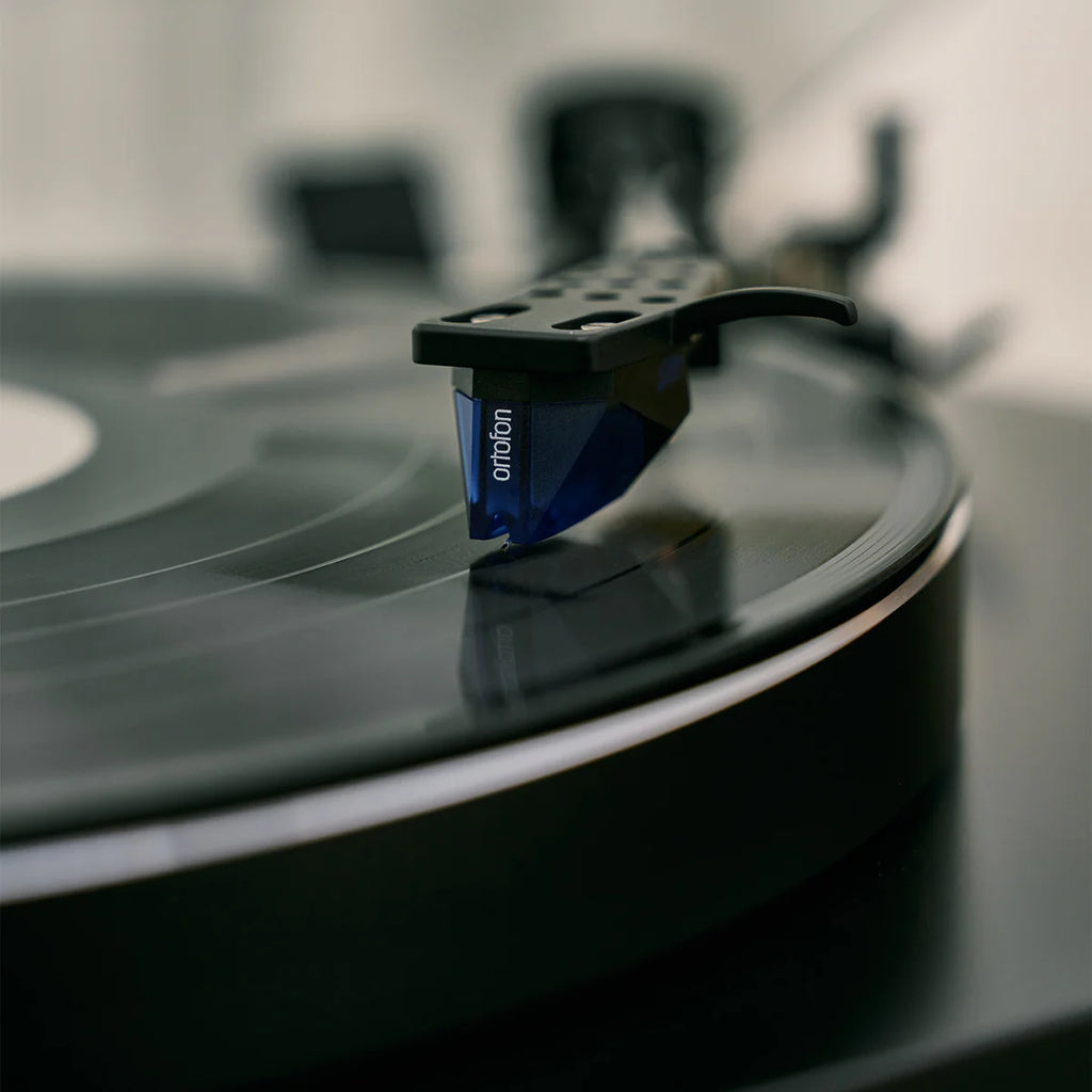 TT-4 MK2 — Turntable with Ortofon 2M Blue & Built-in Phono Stage