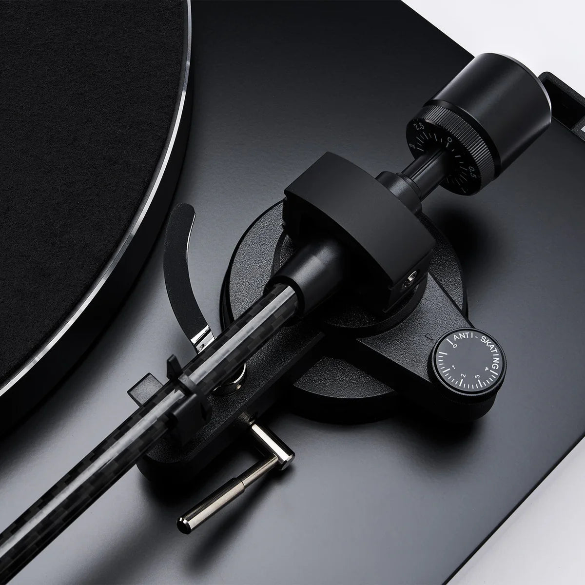 TT-4 MK2 — Turntable with Ortofon 2M Blue & Built-in Phono Stage