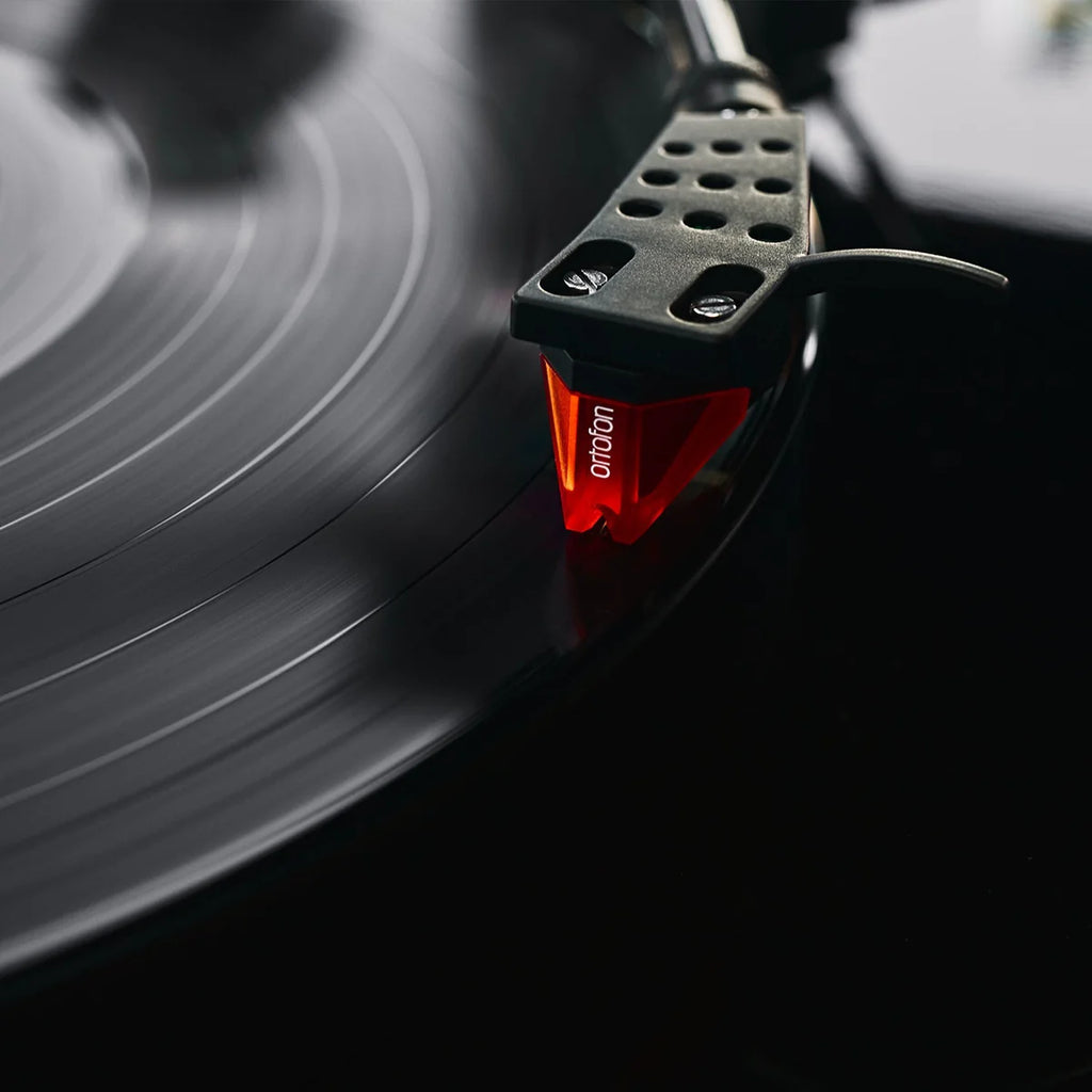TT-4 Special Edition — Turntable with Ortofon 2M Bronze & Built-in Phono Stage