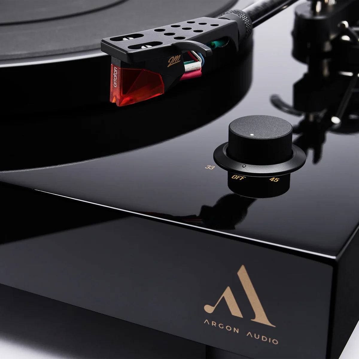 TT-4 Special Edition — Turntable with Ortofon 2M Bronze & Built-in Phono Stage