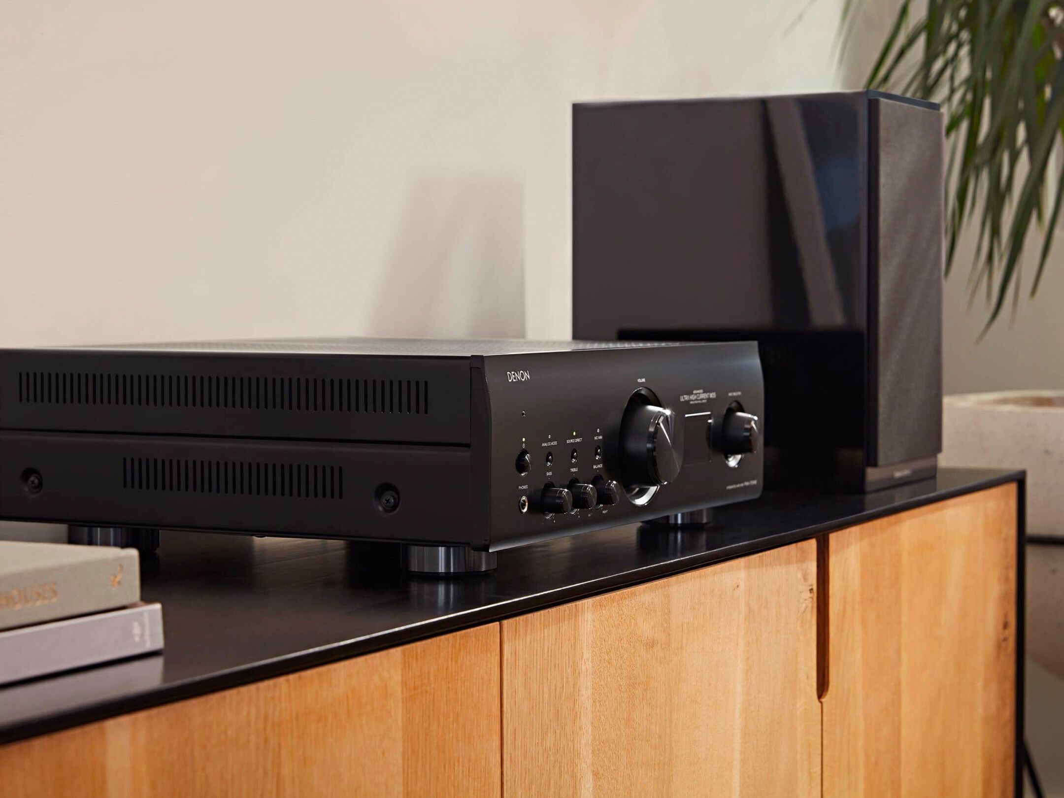 PMA-1700NE 2Ch 140W Stereo Integrated Amplifier with MM/MC Phono & USB DAC